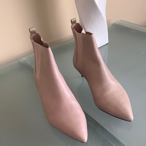 Banana Republic Shoes - Banana Republic Boots Banana Republic Leather Kitten Heel Ankle Boots Size 9